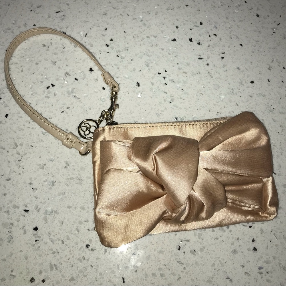 💚3/$30 Stylish Jessica Simpson Satin Wristlet